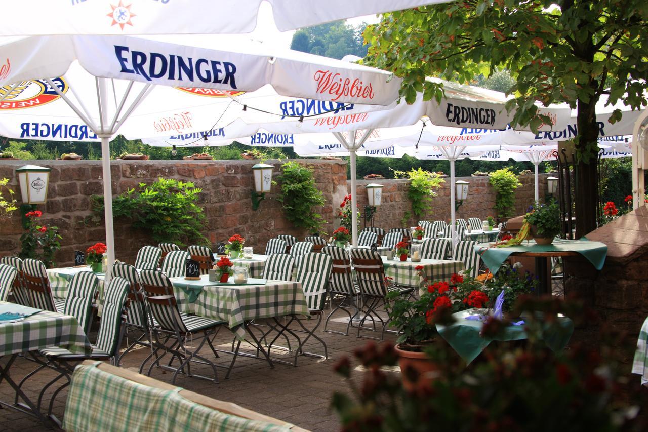 Hotel- Restaurant Zum Schwan Waldfischbach-Burgalben Dış mekan fotoğraf