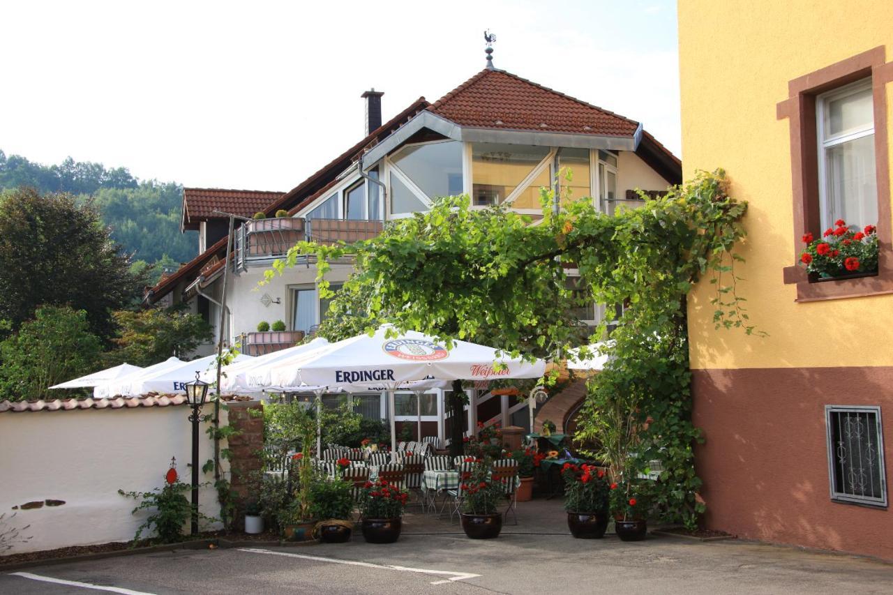 Hotel- Restaurant Zum Schwan Waldfischbach-Burgalben Dış mekan fotoğraf