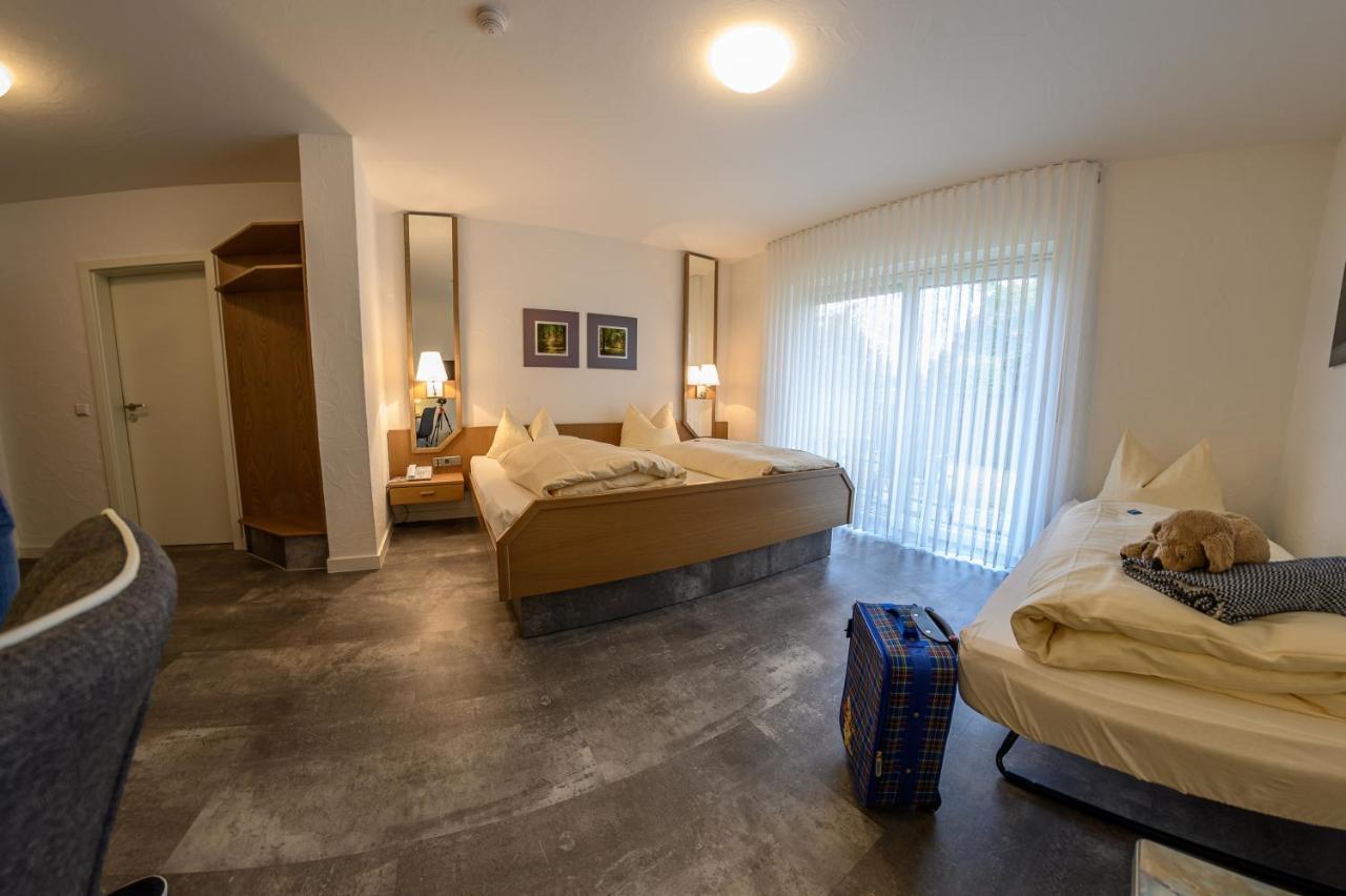 Hotel- Restaurant Zum Schwan Waldfischbach-Burgalben Dış mekan fotoğraf